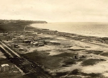 Rok 1921. Tak wyglądał teren budowy gdyńskiego tymczasowego portu, po którym przechadzał się pisarz.