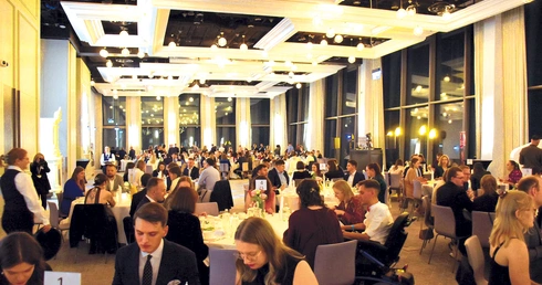 Wydarzenie było skierowane do katolików stanu wolnego, w przedziale wiekowym 25–49 lat.