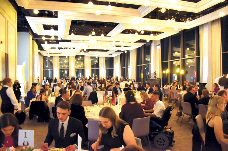 Wydarzenie było skierowane do katolików stanu wolnego, w przedziale wiekowym 25–49 lat.