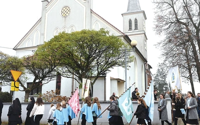 Procesja wyruszyła z miejsca, gdzie w XIV w. stanęła świątynia. 