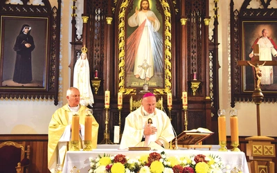 Biskup życzył, aby owoce odwiedzin trwały w sercach wiernych.