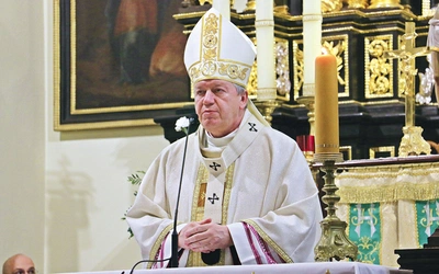  Hierarcha przypomniał, że Jezus pokazuje nam życiową drogę drobnych gestów, które w oczach Boga mają wielką wartość.