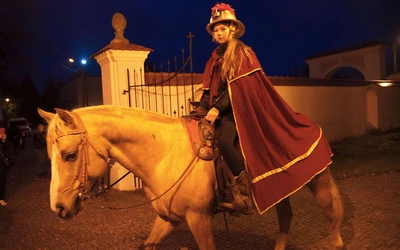  Organizatorami wydarzenia są rada parafialna, z proboszczem ks. Józefem Jarmułą, Stowarzyszenie Siedmiu i miejscowa Szkoła Podstawowa.