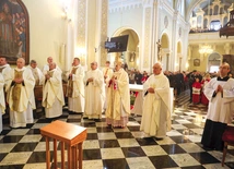 Obchody były wyrazem wdzięczności Bogu za ponad wiek istnienia świątyni i nieustanną opiekę patrona nad parafią. 