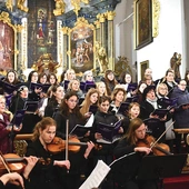  Wyśpiewane tego dnia utwory były swoistą podróżą przez muzykę sakralną minionych ośmiu wieków.