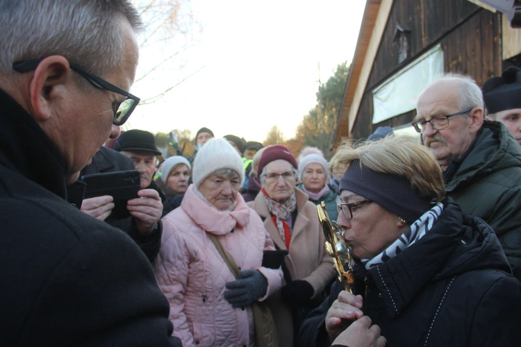 Tysiące pielgrzymów u bł. Karoliny i każdy ma swoje powody, by tu być
