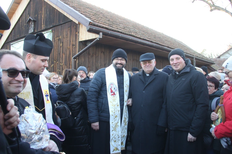 Tysiące pielgrzymów u bł. Karoliny i każdy ma swoje powody, by tu być