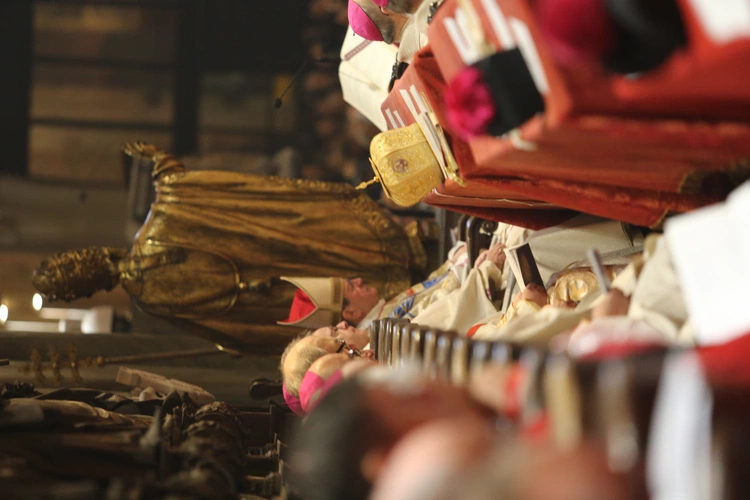 60. rocznica orędzia biskupów polskich do niemieckich - Msza święta