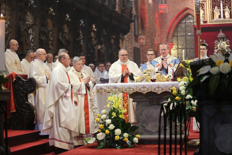60. rocznica orędzia biskupów polskich do niemieckich - Msza święta