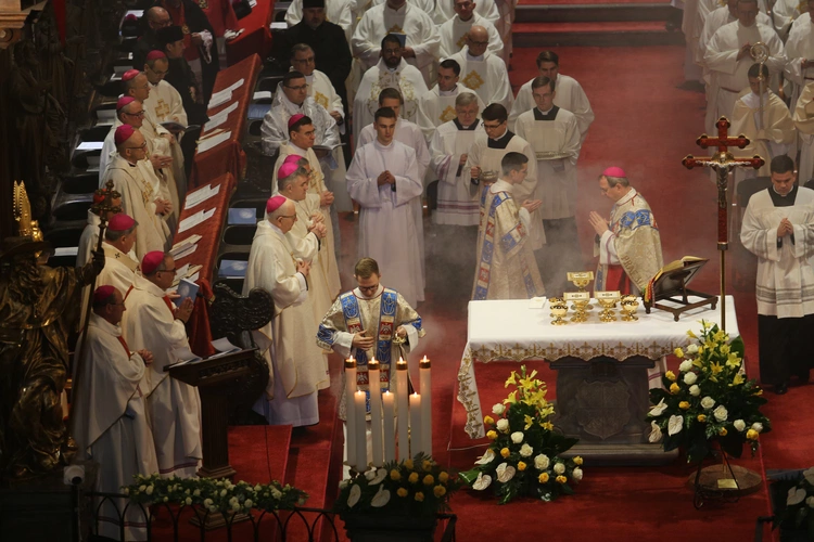60. rocznica orędzia biskupów polskich do niemieckich - Msza święta