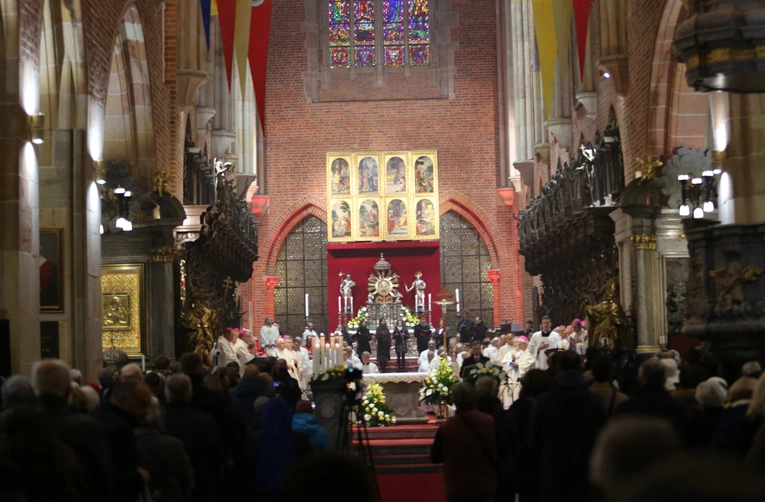 60. rocznica orędzia biskupów polskich do niemieckich - Msza święta