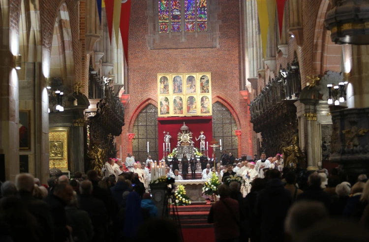 60. rocznica orędzia biskupów polskich do niemieckich - Msza święta