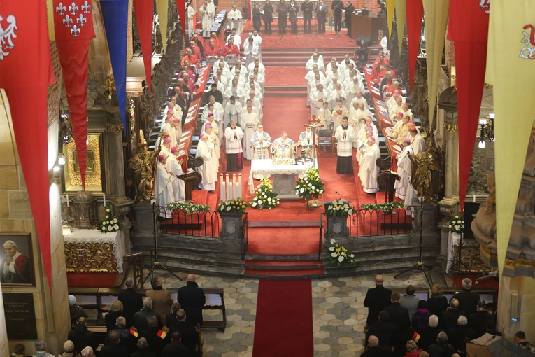 60. rocznica orędzia biskupów polskich do niemieckich - Msza święta