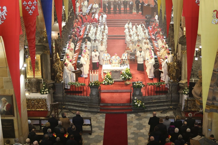 60. rocznica orędzia biskupów polskich do niemieckich - Msza święta
