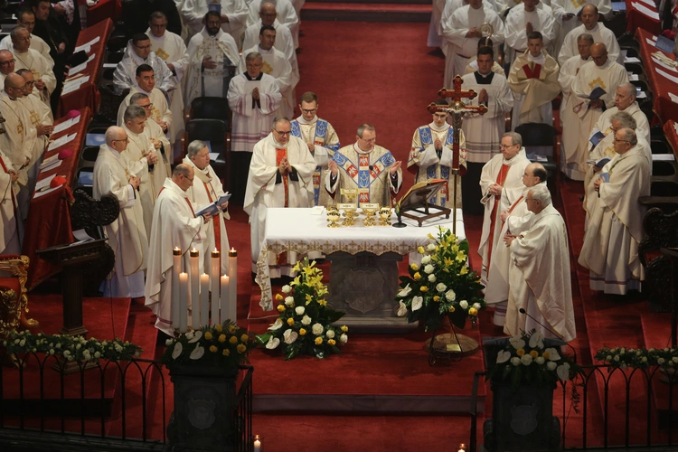 60. rocznica orędzia biskupów polskich do niemieckich - Msza święta