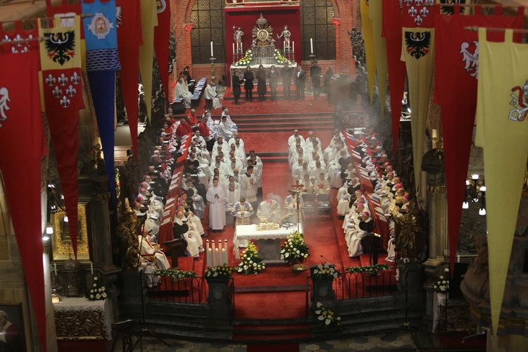 60. rocznica orędzia biskupów polskich do niemieckich - Msza święta