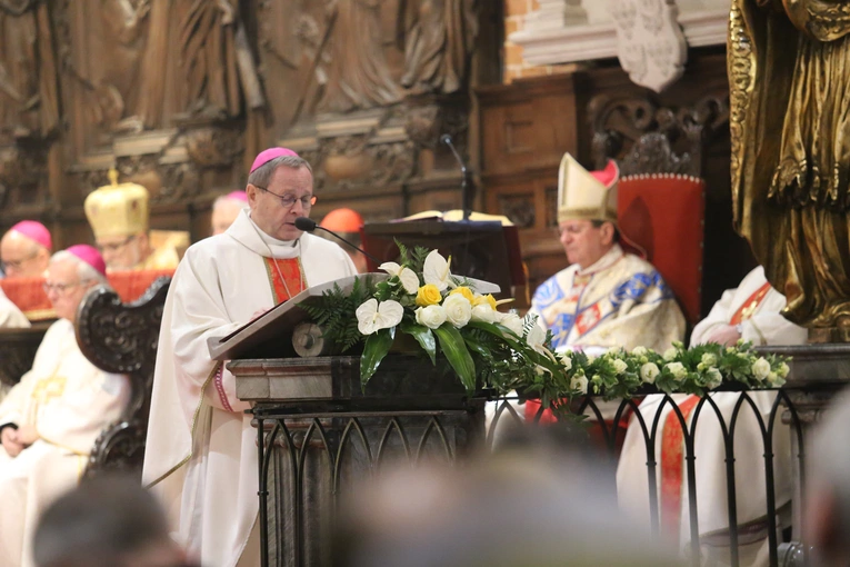 60. rocznica orędzia biskupów polskich do niemieckich - Msza święta