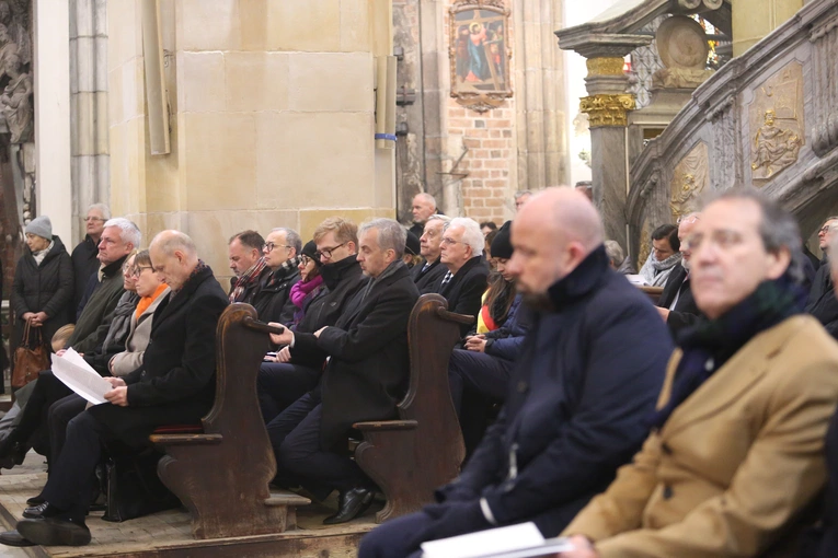 60. rocznica orędzia biskupów polskich do niemieckich - Msza święta