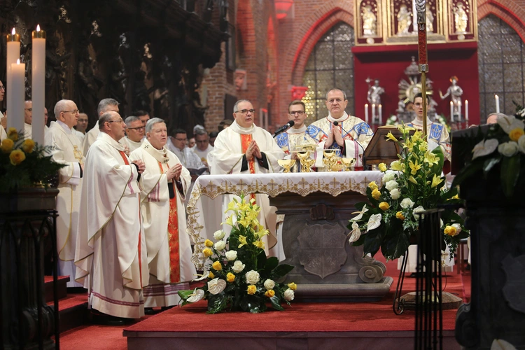 60. rocznica orędzia biskupów polskich do niemieckich - Msza święta