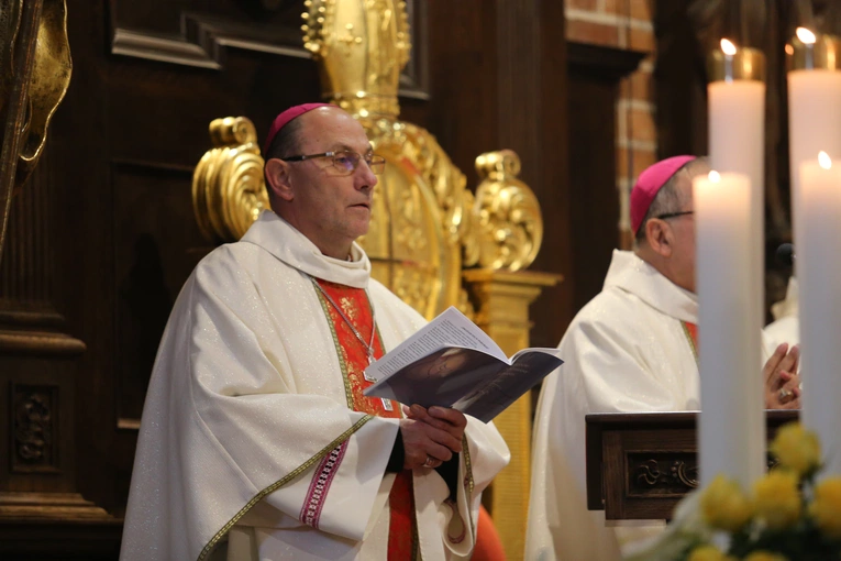 60. rocznica orędzia biskupów polskich do niemieckich - Msza święta