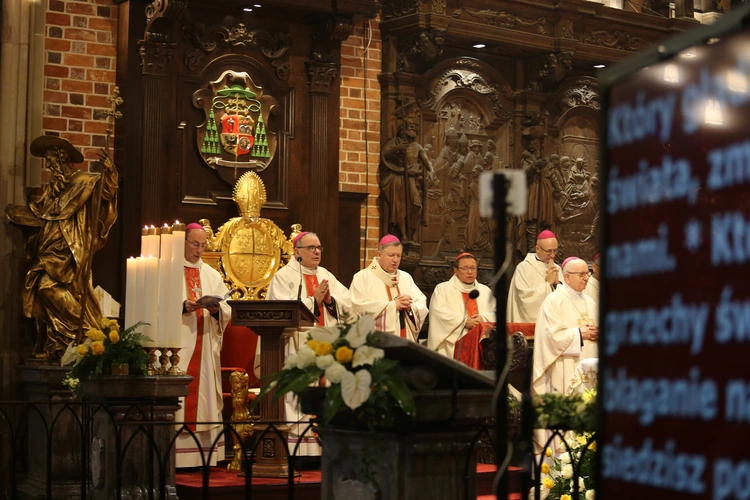 60. rocznica orędzia biskupów polskich do niemieckich - Msza święta