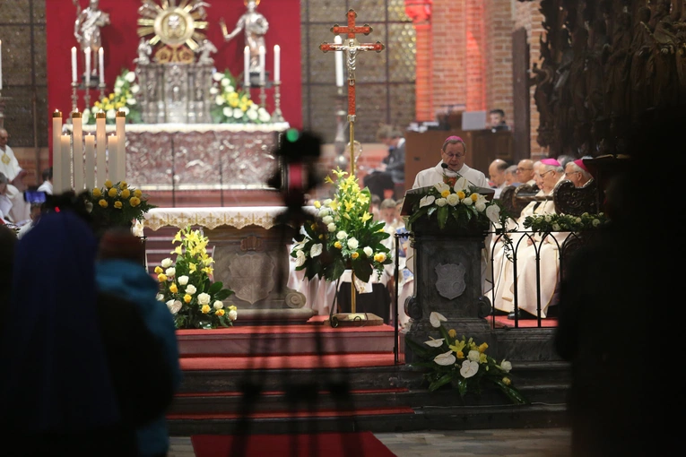 60. rocznica orędzia biskupów polskich do niemieckich - Msza święta