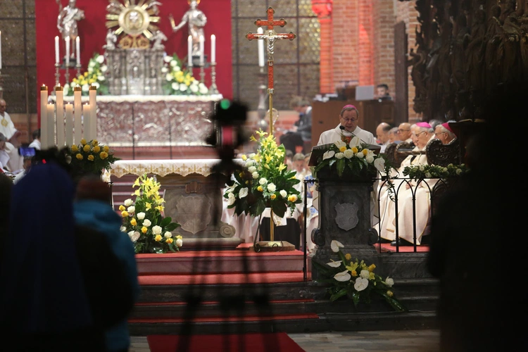 60. rocznica orędzia biskupów polskich do niemieckich - Msza święta