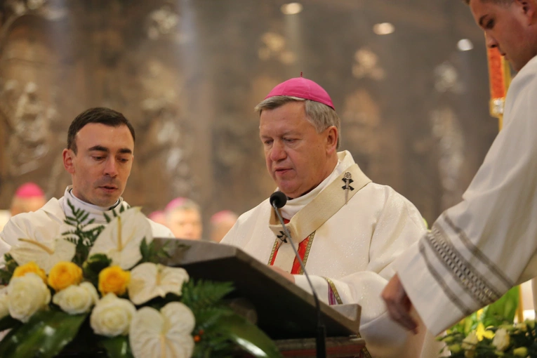 60. rocznica orędzia biskupów polskich do niemieckich - Msza święta