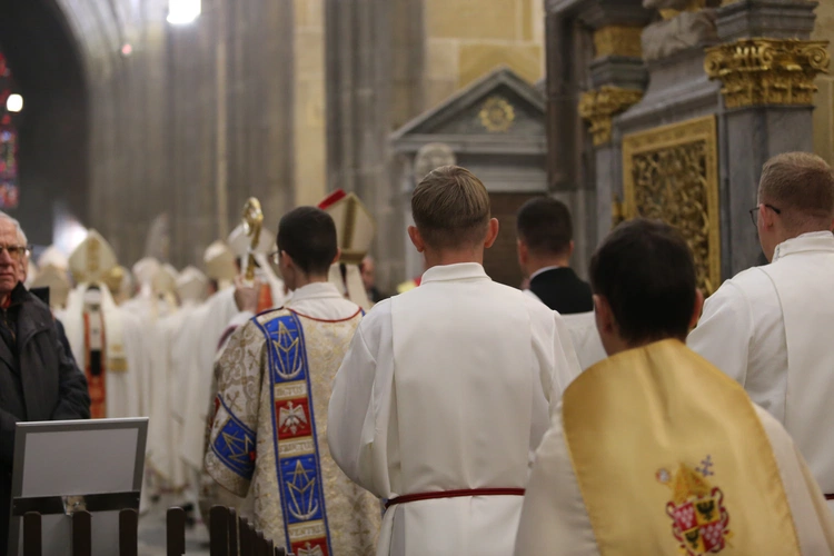 60. rocznica orędzia biskupów polskich do niemieckich - Msza święta
