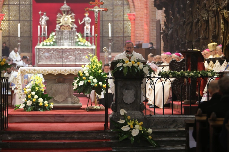 60. rocznica orędzia biskupów polskich do niemieckich - Msza święta