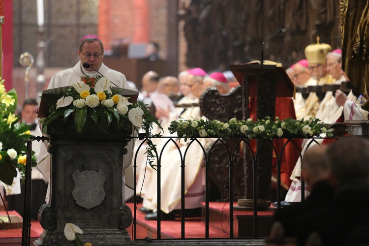 60. rocznica orędzia biskupów polskich do niemieckich - Msza święta