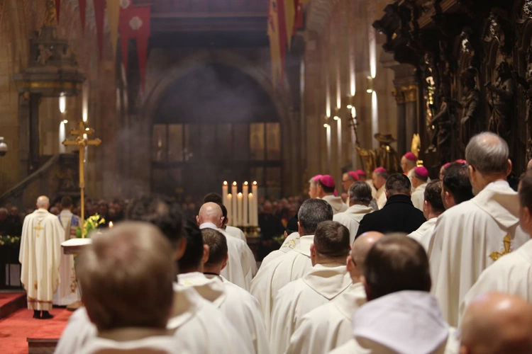 60. rocznica orędzia biskupów polskich do niemieckich - Msza święta