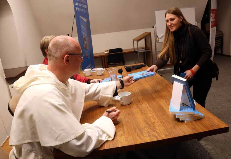 Spotkanie promujące książkę "Kościół ostatnich ławek"