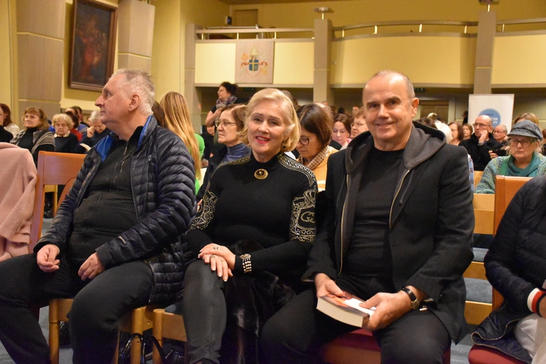 Spotkanie z Anną Golędzinowską