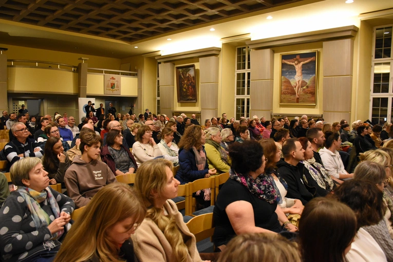 Spotkanie z Anną Golędzinowską