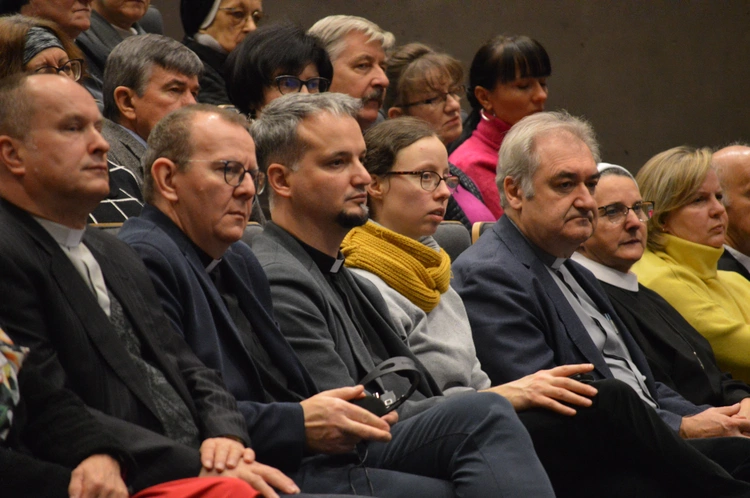 Konferencja z okazji 100-lecia Apostolstwa Chorych - dzień 1.