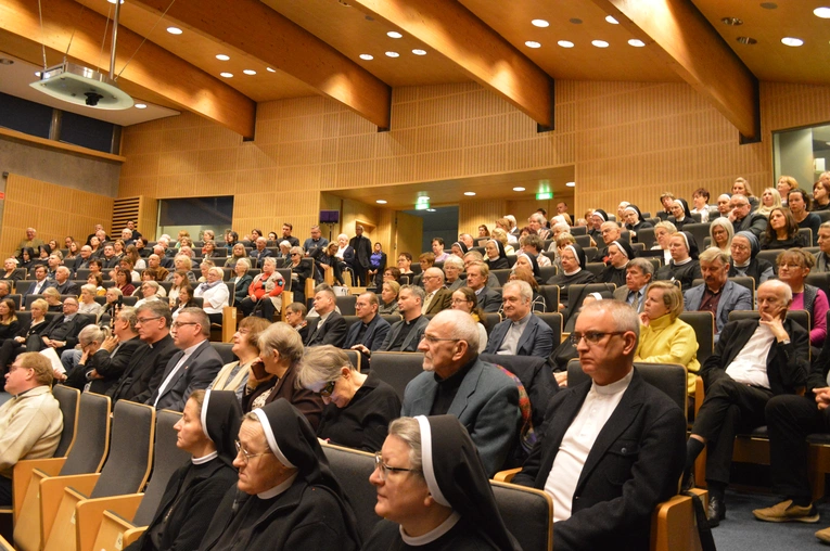 Konferencja z okazji 100-lecia Apostolstwa Chorych - dzień 1.