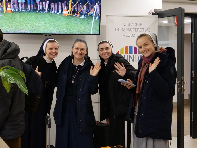 Alfy, zetki i kasa w Kościele. Zakonnice i zakonnicy szkolą się na forum w Kokotku