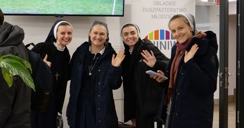 Alfy, zetki i kasa w Kościele. Zakonnice i zakonnicy szkolą się na forum w Kokotku