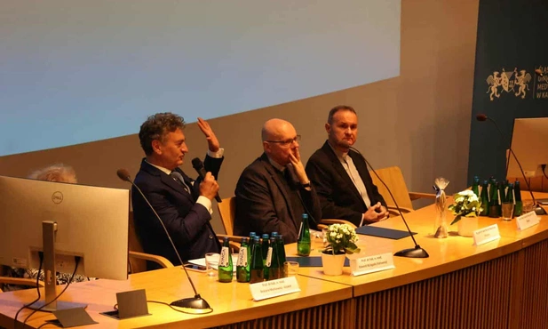 Transplantologia jako dar miłości. Prof. Wylęgała o medycynie, która przywraca życie