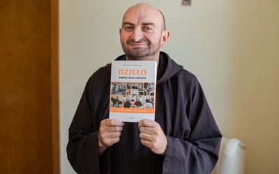 Dzieło na kartkach książki