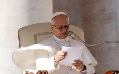 Papież: w procesach o stwierdzenie nieważności małżeństwa miłosierdzie i sprawiedliwość niech się uzupełniają