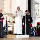 Papież przypomina Polakom przykład bł. Rodziny Ulmów i Heleny Kmieć