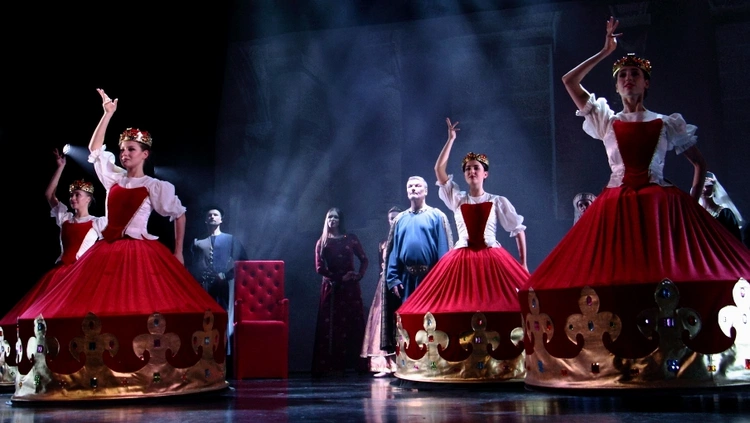 Widowisko "Polska w koronie"