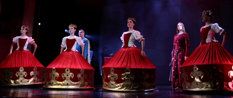 Widowisko "Polska w koronie"