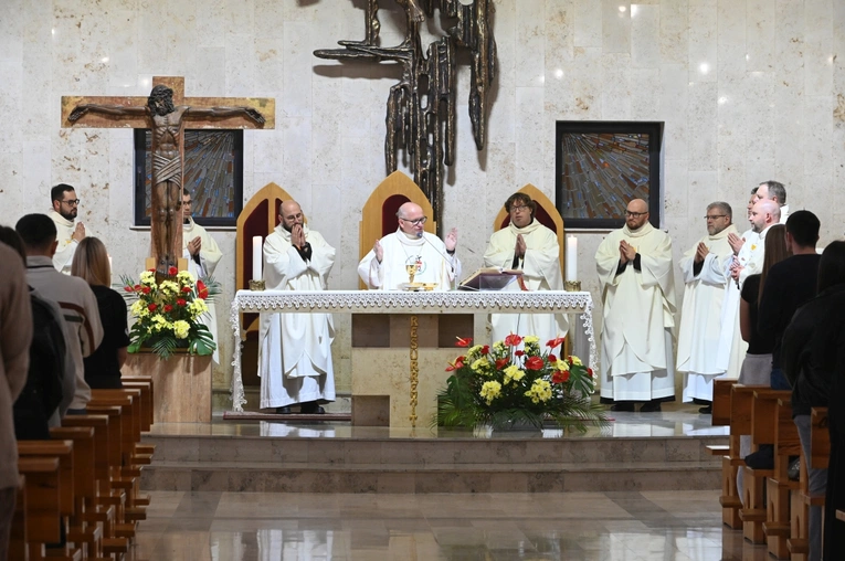 Msza św. z okazji Światowego Dnia Młodzieży