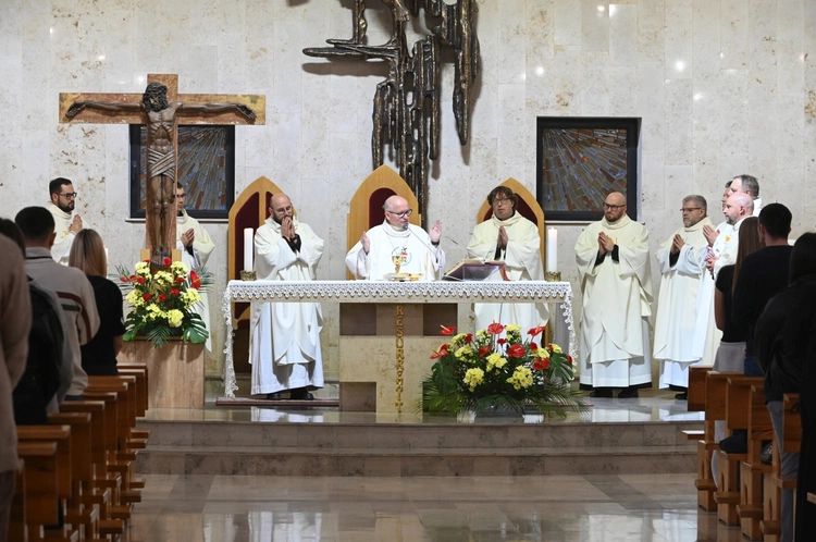 Msza św. z okazji Światowego Dnia Młodzieży