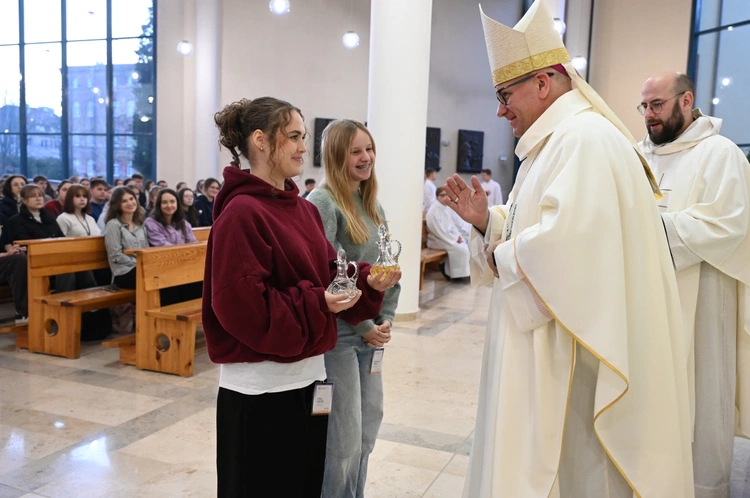 Msza św. z okazji Światowego Dnia Młodzieży