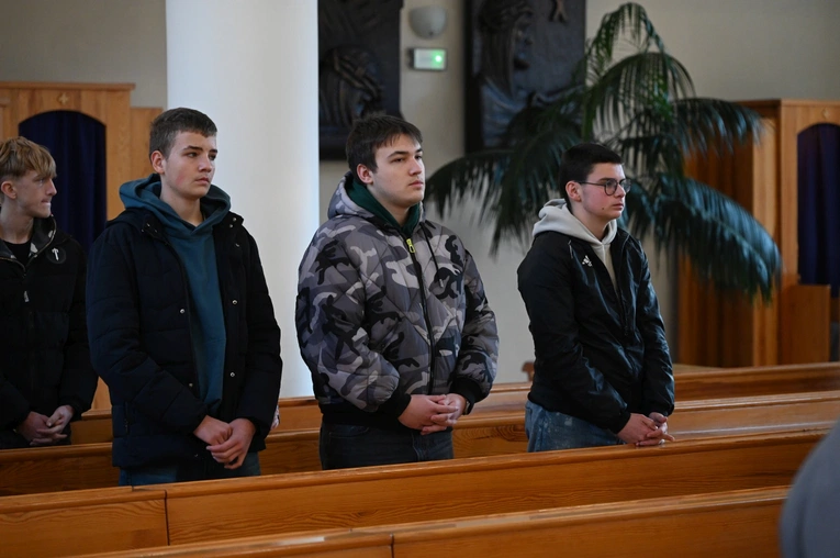 Msza św. z okazji Światowego Dnia Młodzieży