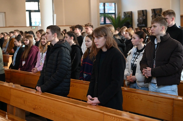 Msza św. z okazji Światowego Dnia Młodzieży